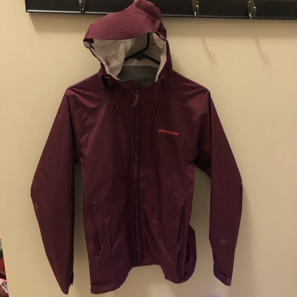 Patagonia Jackets & Blazers - Patagonia Torrentshell Maroon Rain Jacket Coat